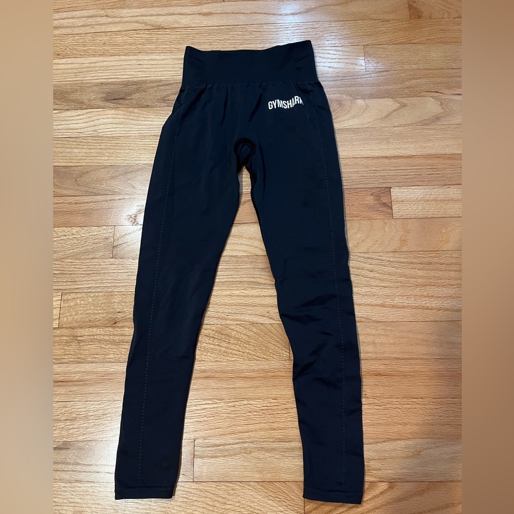 Size xs, black gym shark leggings